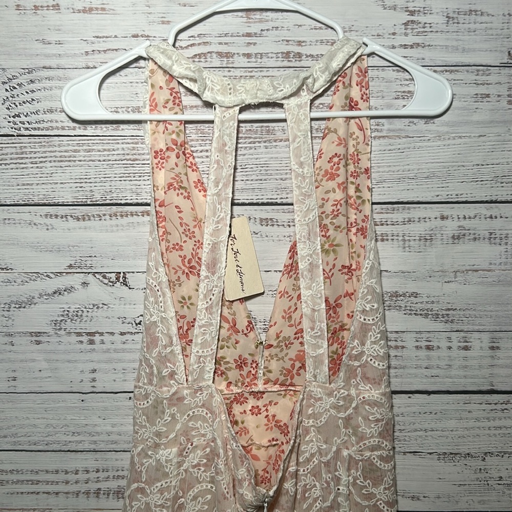 For Love & Lemons
Sweet Disposition Dress Ivory Floral NWT Large - Picture 14 of 16